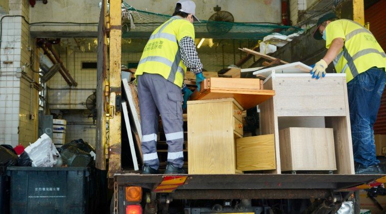 HK shelves waste-charging program for further optimization
